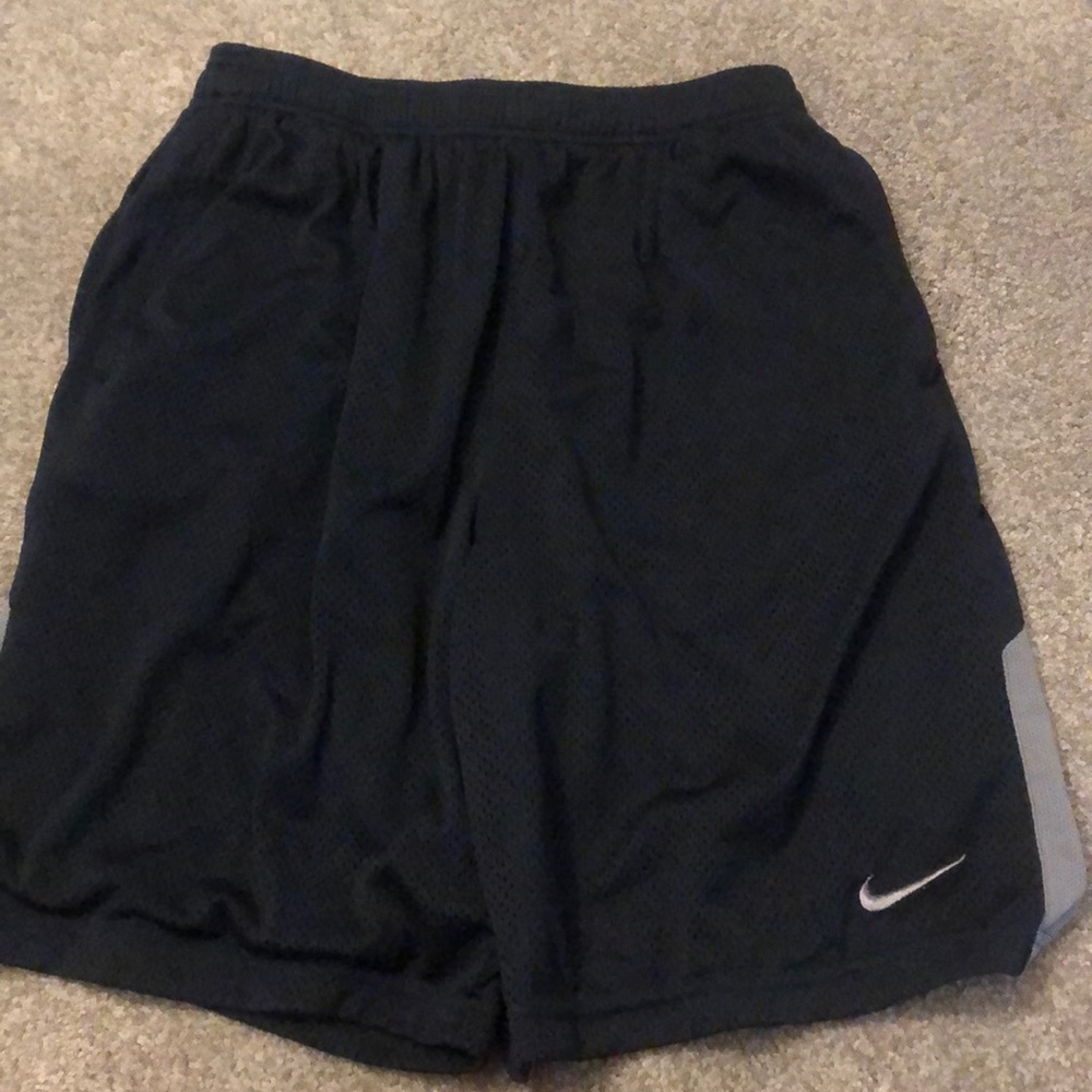 Men’s Nike mesh shorts with pockets